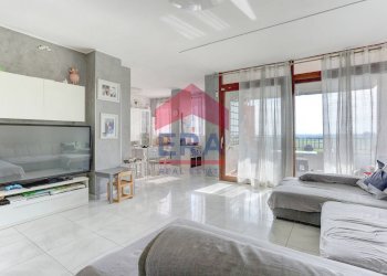 Foto 1 - Quadrilocale viale delle Arti
 
11, Pomezia - foto 1