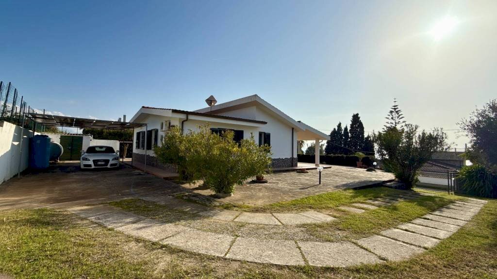 Giardino - Villa contrada Le Querce, Ricadi - foto 1