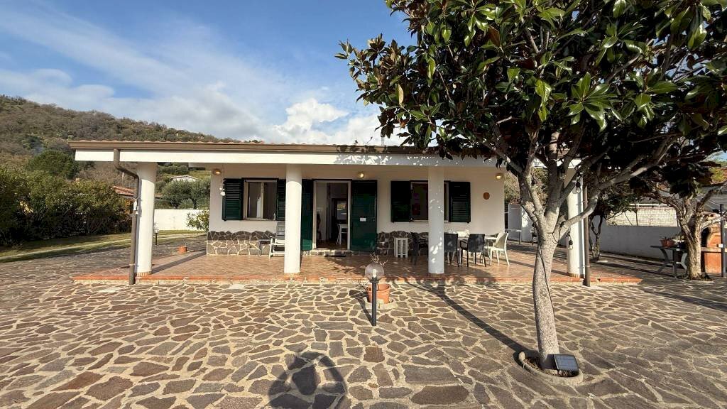 Facciata - Villa contrada Le Querce, Ricadi - foto 2