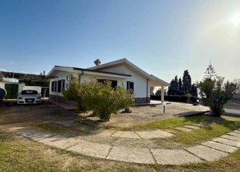 Giardino - Villa contrada Le Querce, Ricadi - foto 1