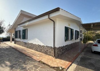 Facciata - Villa contrada Le Querce, Ricadi - foto 7