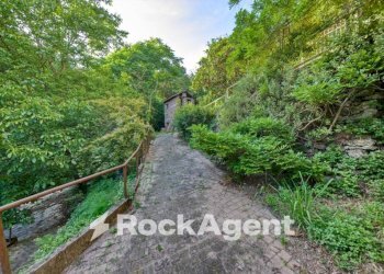 Cortile interno - Appartamento via di Burlo, Genova (zona Sestri Ponente) - foto 5