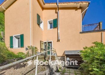 Facciata - Appartamento via di Burlo, Genova (zona Sestri Ponente) - foto 7