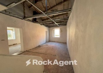 Magazzino - Three-room apartment via Giovanni Pascoli, 1, Borghi - photo 3