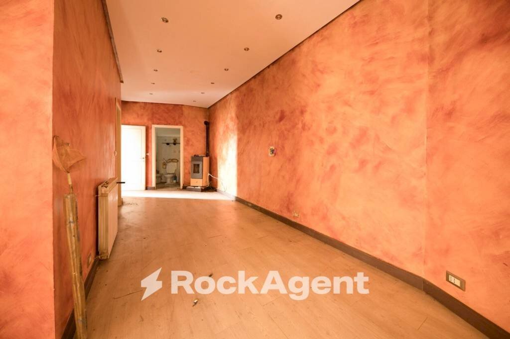 Corridoio - Trilocale via Leonardo Montaldo, 21, Genova (zona Marassi) - foto 3