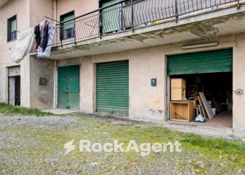 Facciata - Magazzino via Isorelle, Savignone - foto 12