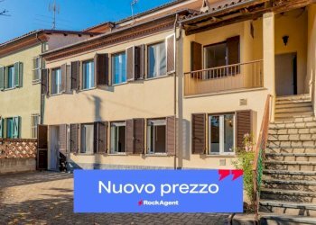 Facciata - Independent house via Circonvallazione, 19, Castiglione Tinella - photo 1