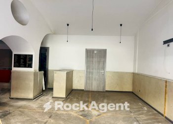 Interno non residenziale - Negozio via Angelo Volpicelli, 30/32, Arzano - foto 4