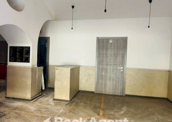 Interno non residenziale - Negozio via Angelo Volpicelli, 30/32, Arzano - foto 6