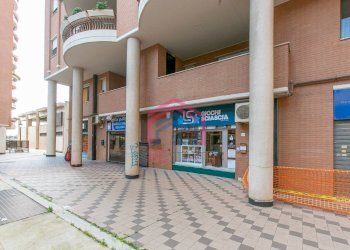 Foto 1 - Negozio PIAZZA SAN BENEDETTO DA NORCIA
 
SNC, Pomezia - foto 1