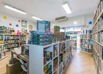 Foto 5 - Negozio PIAZZA SAN BENEDETTO DA NORCIA
 
SNC, Pomezia - foto 5