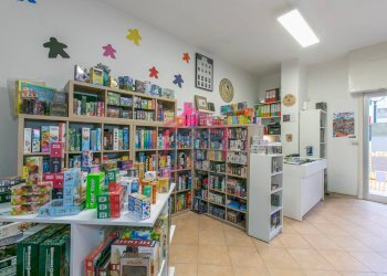 Foto 7 - Negozio PIAZZA SAN BENEDETTO DA NORCIA
 
SNC, Pomezia - foto 7