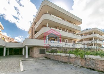 Foto 1 - Office VIA DEL MARE
 
89, Pomezia - photo 1