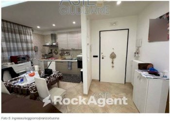 Ingresso - Three-room apartment via Francesco Eugenio Silvestri, 13, Bari - photo 2