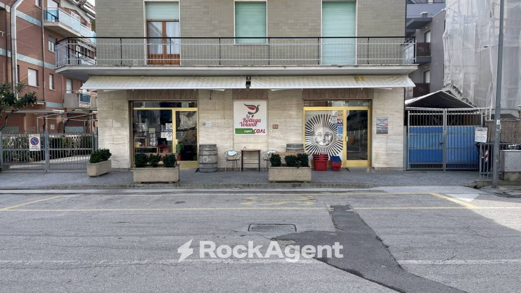 Facciata - Alimentari - Gastronomia via Trieste, 37, Alba Adriatica - foto 1