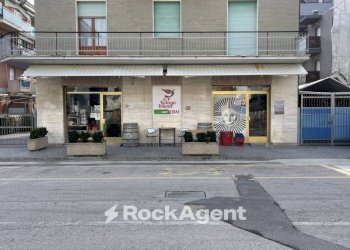 Facciata - Alimentari - Gastronomia via Trieste, 37, Alba Adriatica - foto 1