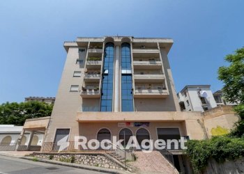 Facciata - Quadrilocale viale dei Bizantini, 75/2, Catanzaro - foto 1