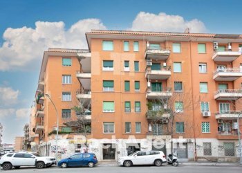 Facciata - Bilocale via Genzano, 128, Roma - foto 23