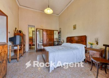 Camera da letto - Appartamento via Sant'Antonio Abate, Napoli - foto 12