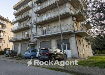 Facciata - Appartamento via Pietro Nenni, 7, Davoli - foto 40