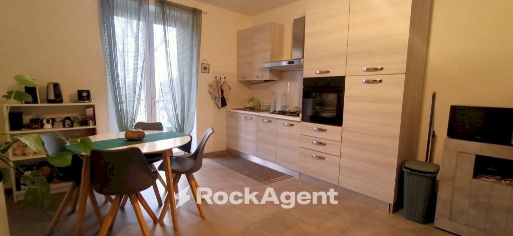 Cucina - Trilocale viale Milite Ignoto, 56, Alessandria - foto 2
