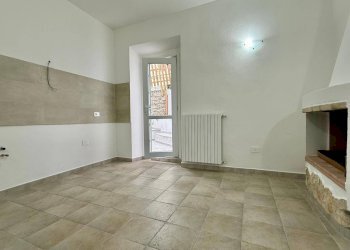 Foto 3 - Casa indipendente via olbia
 
16, Tempio Pausania - foto 3