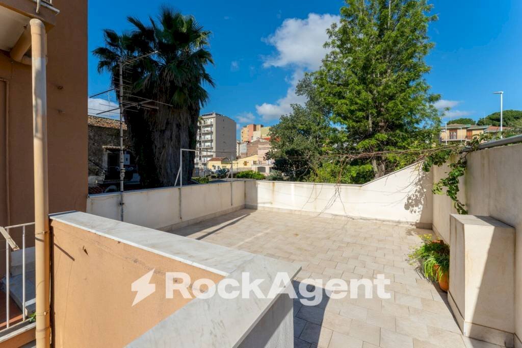 Terrazzo - Trilocale via Vittorio Emanuele da Bormida, 45, Catania - foto 2