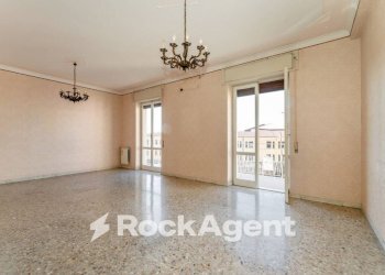 Cucina - Trilocale via Vittorio Emanuele da Bormida, 45, Catania - foto 3