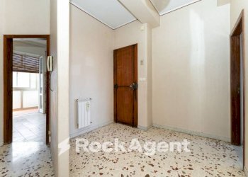 Ingresso - Trilocale via Vittorio Emanuele da Bormida, 45, Catania - foto 23