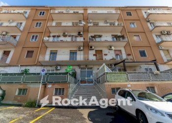 Facciata - Trilocale via Vittorio Emanuele da Bormida, 45, Catania - foto 28