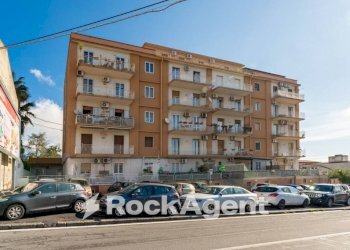 Facciata - Trilocale via Vittorio Emanuele da Bormida, 45, Catania - foto 33