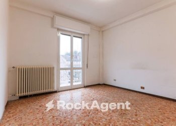 Camera da letto - Trilocale via Golinelli, 21, frazione Milano Due, Segrate - foto 17