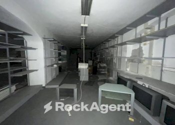 Interno non residenziale - Negozio via Giacomo Giovanetti 64, Genova (zona Sampierdarena) - foto 10