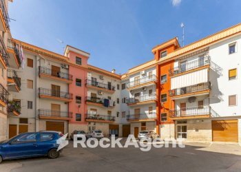 Facciata - Trilocale via Bellini, 105, Terlizzi - foto 1