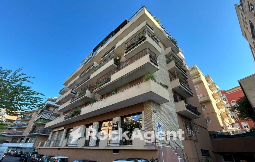 Facciata - Trilocale via Antonio Serra, 122, Roma - foto 3