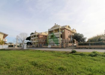 Foto 1 - Quadrilocale via Del Sottopassaggio
 
2b, Roseto degli Abruzzi - foto 1