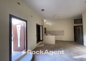 Interno palazzo - Quadrilocale via Angelo Volpicelli, 30/32, Arzano - foto 12