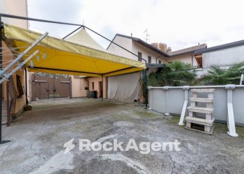 Cortile interno - Villa via Vittorio Alfieri, 19, Cerro Maggiore - foto 19
