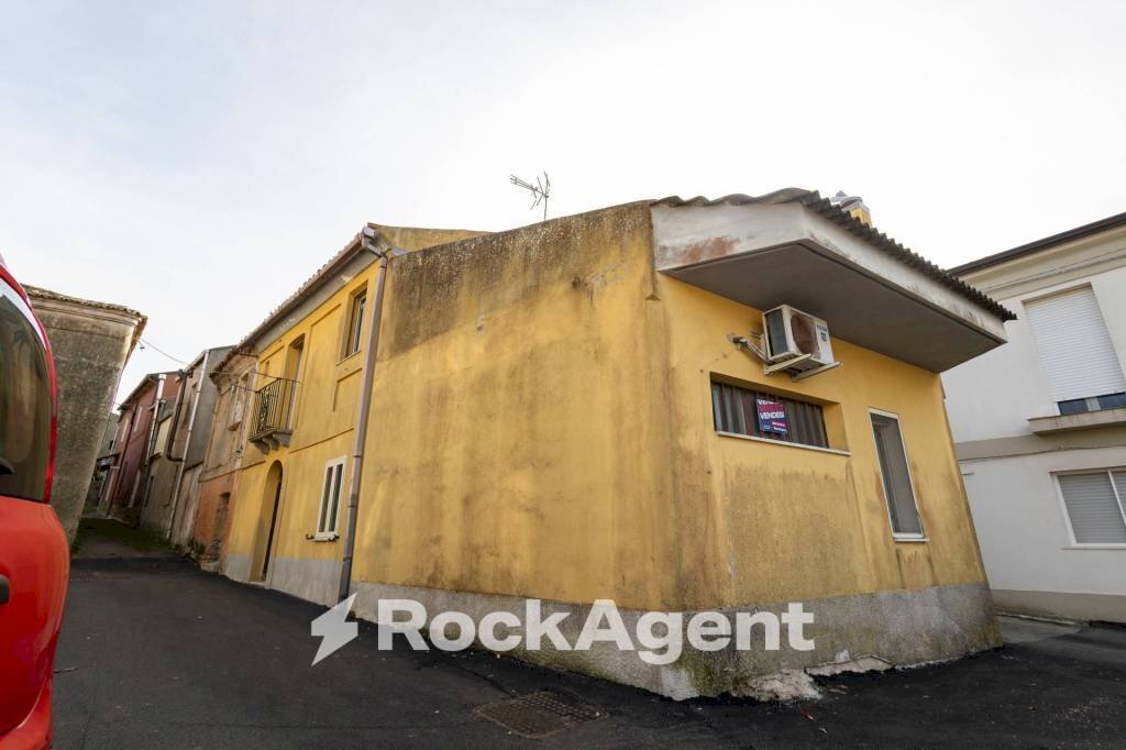 Facciata - Trilocale via Giacomo Matteotti, 20, Caraffa di Catanzaro - foto 3