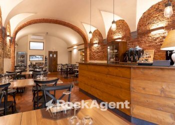 Interno non residenziale - Ristorante piazza Francesco Carrara, 16, Pisa (zona Santa Maria) - foto 1