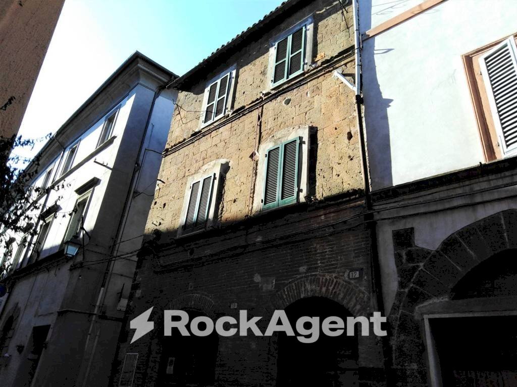 Facciata - Appartamento via Roma, 17, Acquapendente - foto 2