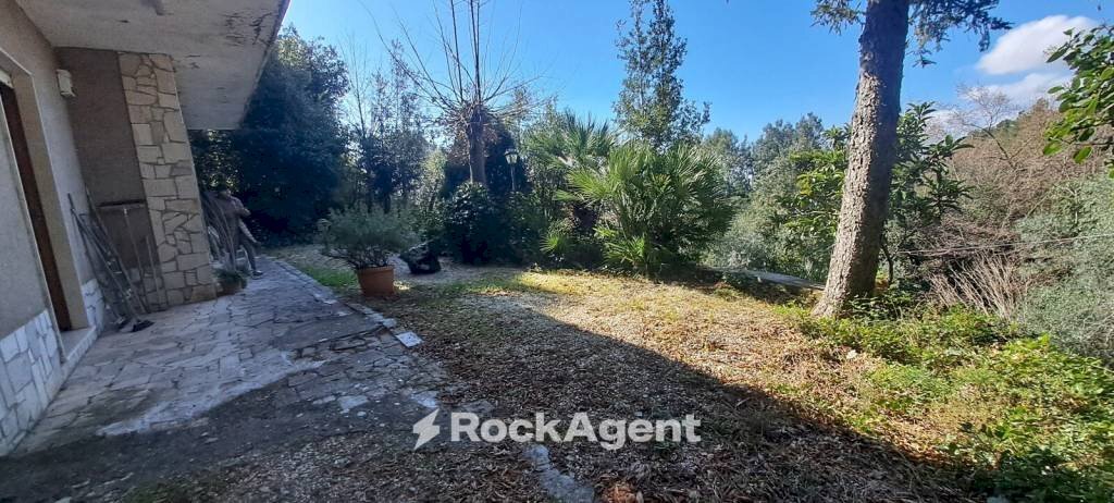 Giardino - Villa via Pineta, 12, Poggio Catino - foto 1