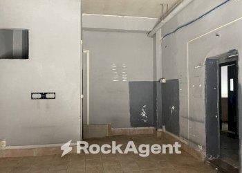 Stanza non arredata - Negozio via Cavalieri di Vittorio Veneto, 36, Arzano - foto 8