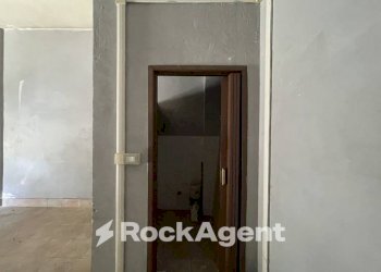 Disimpegno - Negozio via Cavalieri di Vittorio Veneto, 36, Arzano - foto 9