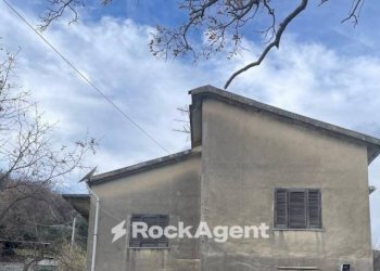 Facciata - Casa indipendente via Borgo San Martino, Altavilla Silentina - foto 5