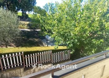 Balcone - Villa Frazione Sant'Apollinare, 118, Arcevia - foto 8