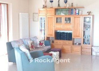 Salone - Villa Frazione Sant'Apollinare, 118, Arcevia - foto 11