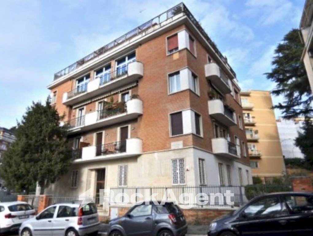 Facciata - Trilocale viale delle Medaglie d'Oro, 406, Roma - foto 1