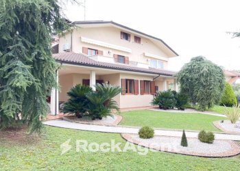 Giardino - Villa via FONTANELLE 11, Tortoreto - foto 1