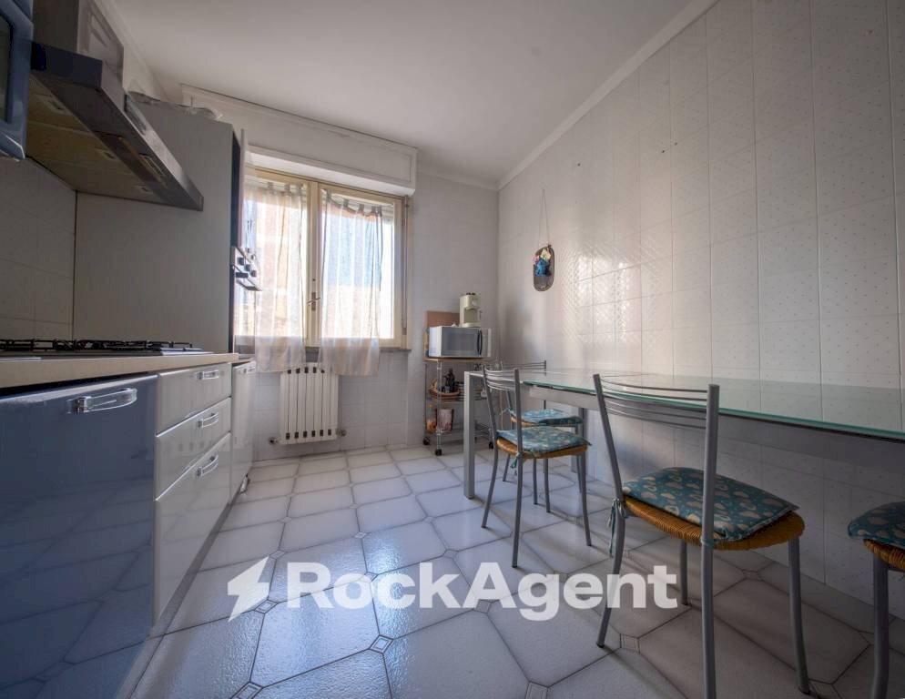 Cucina - Quadrilocale via Budapest, 10, Sassari - foto 3